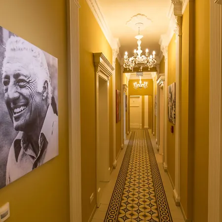 Grande Giancarlo Otel